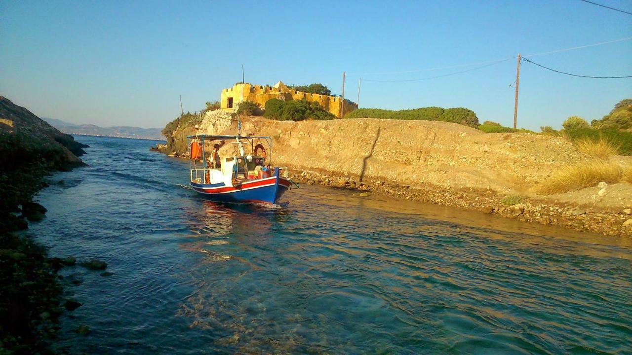 Beautiful House By The Sea,Loutraki Skaloma. Villa Eksteriør billede